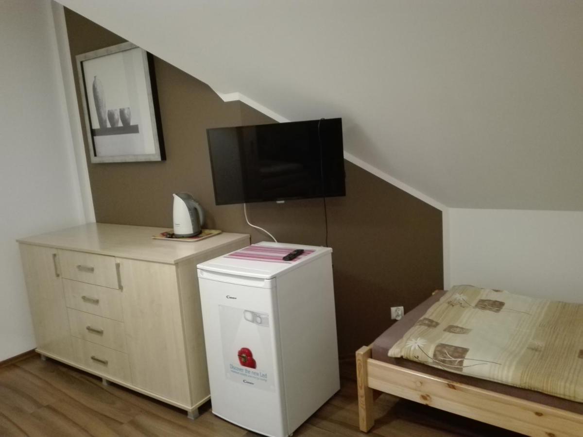 Villa Aurelia Pokoje Goscinne I Domki Letniskowe 米耶伦科 外观 照片