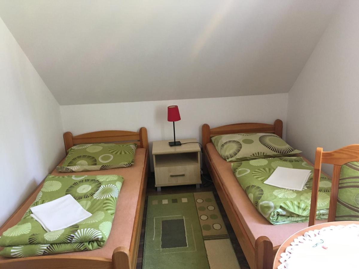 Villa Aurelia Pokoje Goscinne I Domki Letniskowe 米耶伦科 外观 照片