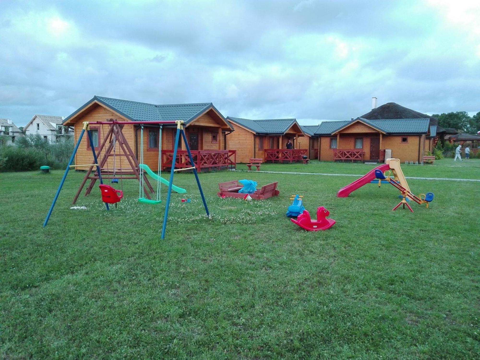 Villa Aurelia Pokoje Goscinne I Domki Letniskowe 米耶伦科 外观 照片