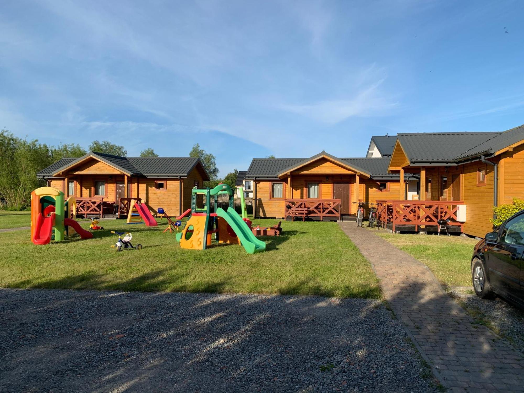 Villa Aurelia Pokoje Goscinne I Domki Letniskowe 米耶伦科 外观 照片