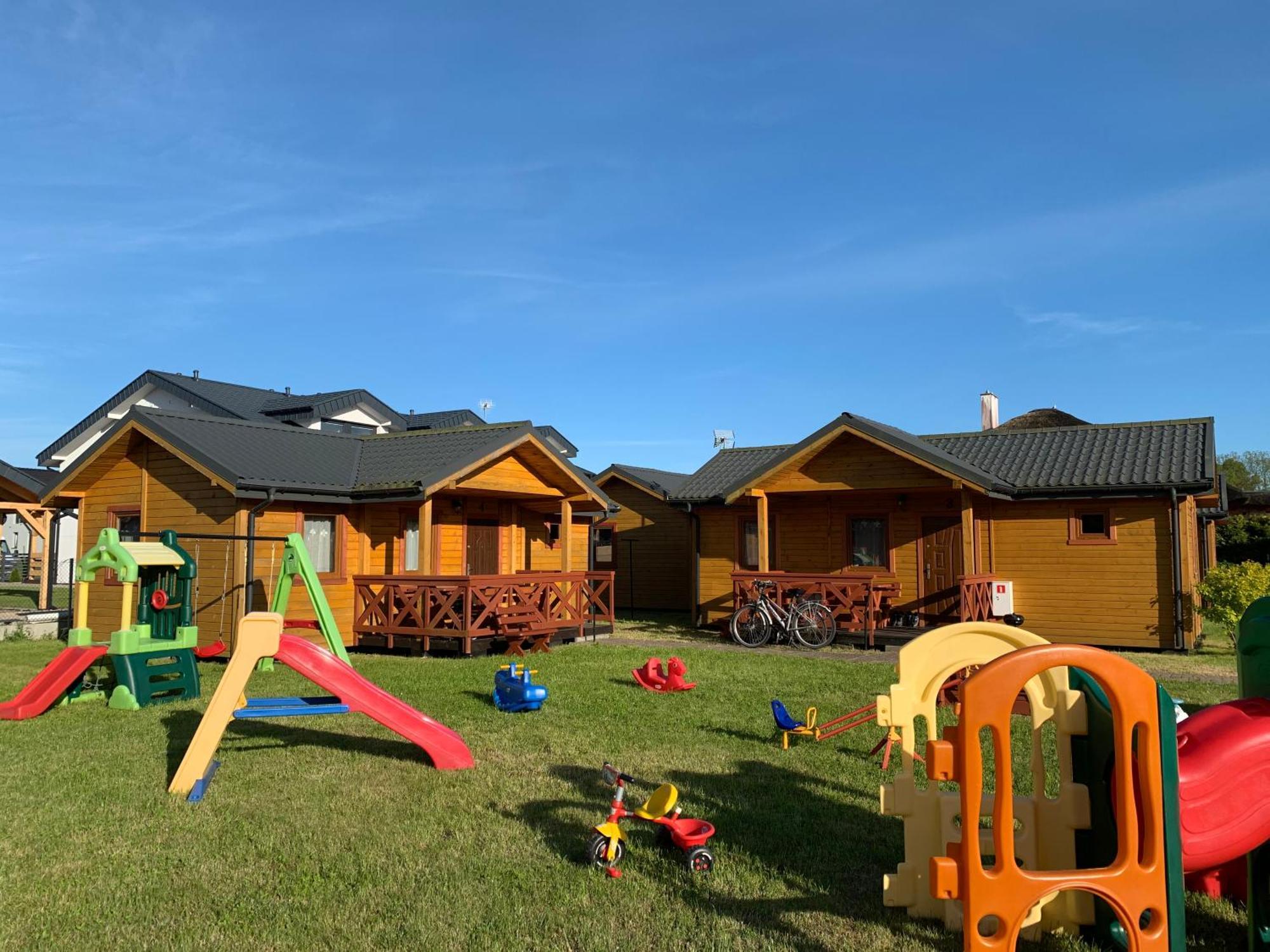 Villa Aurelia Pokoje Goscinne I Domki Letniskowe 米耶伦科 外观 照片