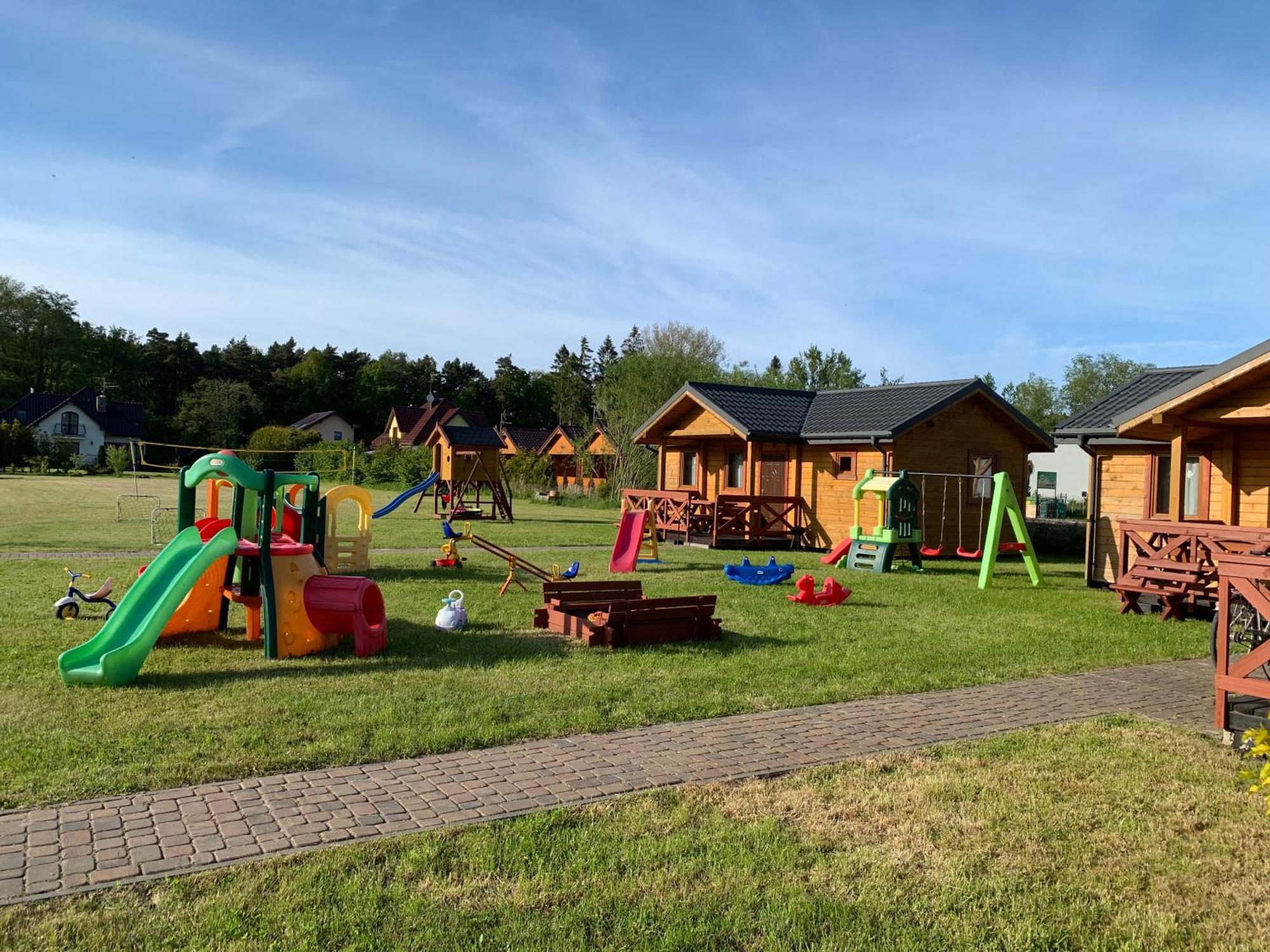 Villa Aurelia Pokoje Goscinne I Domki Letniskowe 米耶伦科 外观 照片